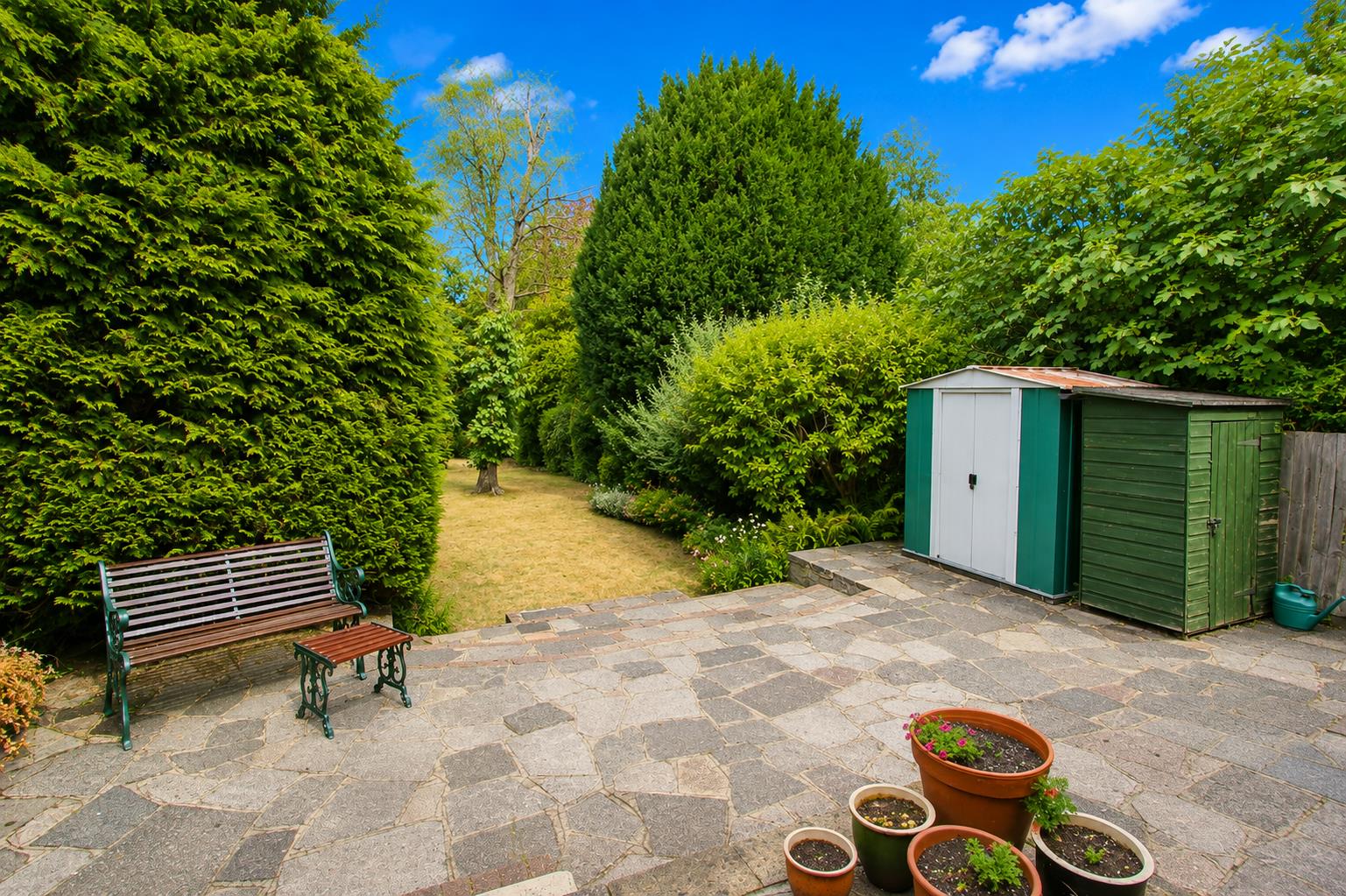 Grosvenor Avenue, Carshalton